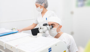 Trockene Augen nach dem Augenlasern: Was nach LASIK & Co. wirklich passiert