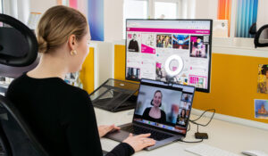 Digitale Augenbelastung bei jungen Erwachsenen – die richtigen Kontaktlinsen